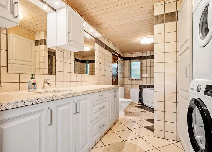 בית נופש Gorgeous In With Sauna Tarm