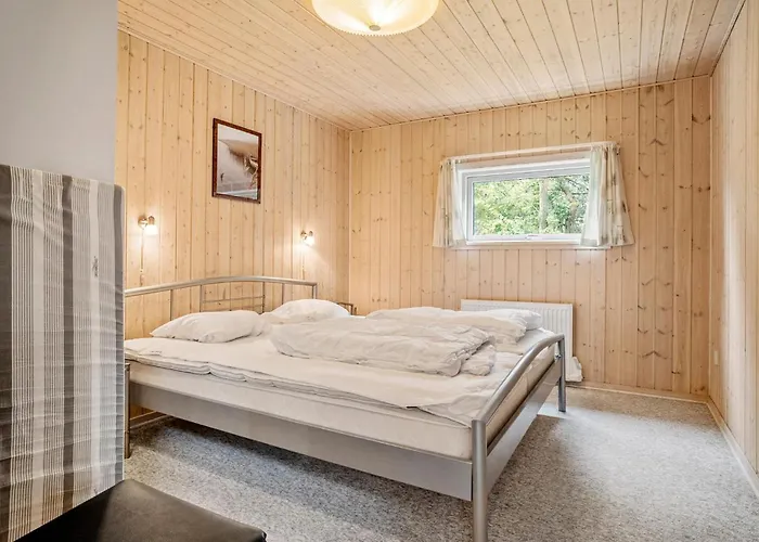 בית נופש Gorgeous In With Sauna