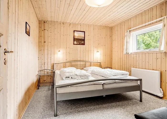 בית נופש Gorgeous In With Sauna